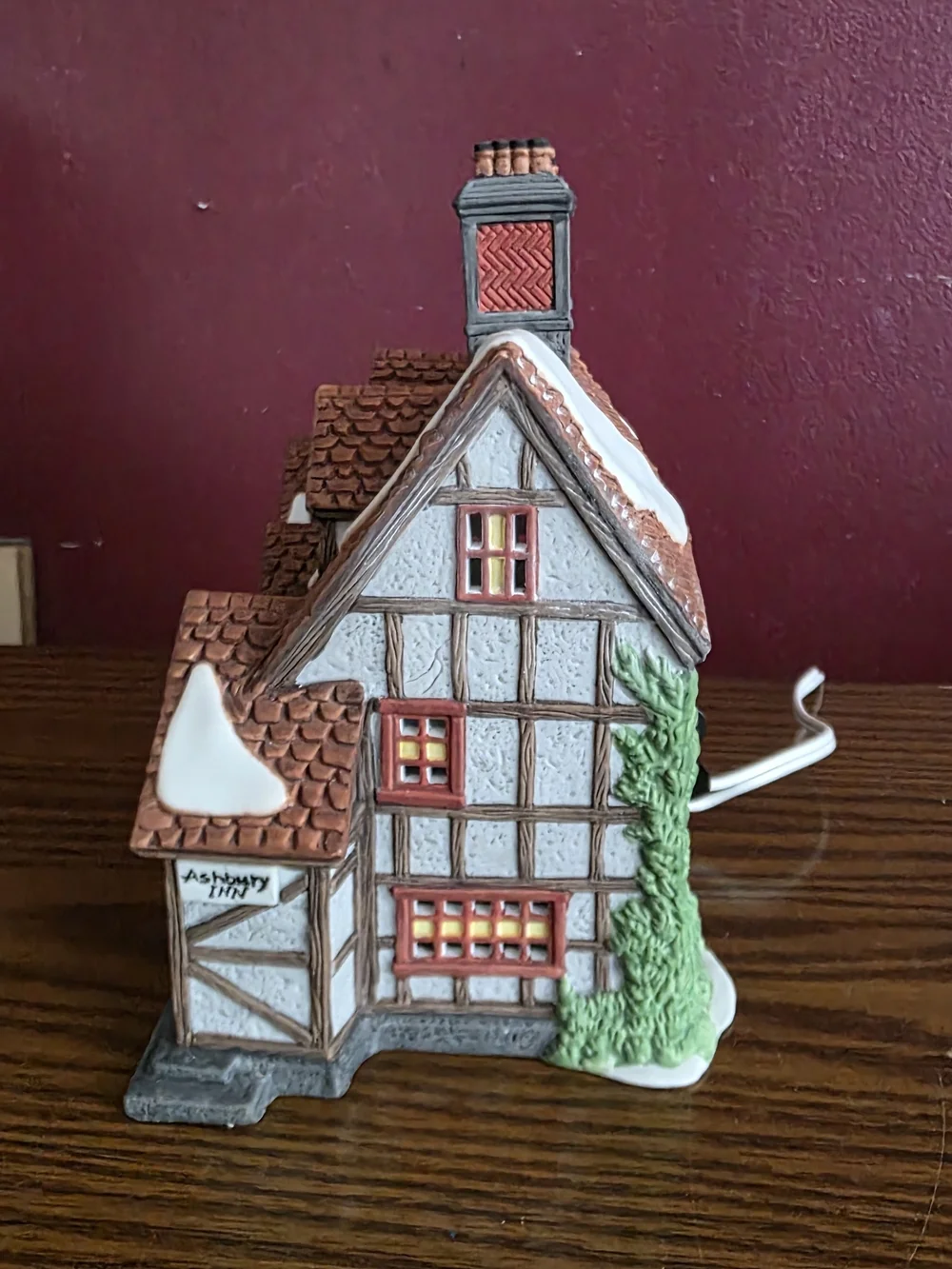 VTG Dept 56 Dickens' Village Ashbury Inn Illuminated Painted Porcelain 1991 Box